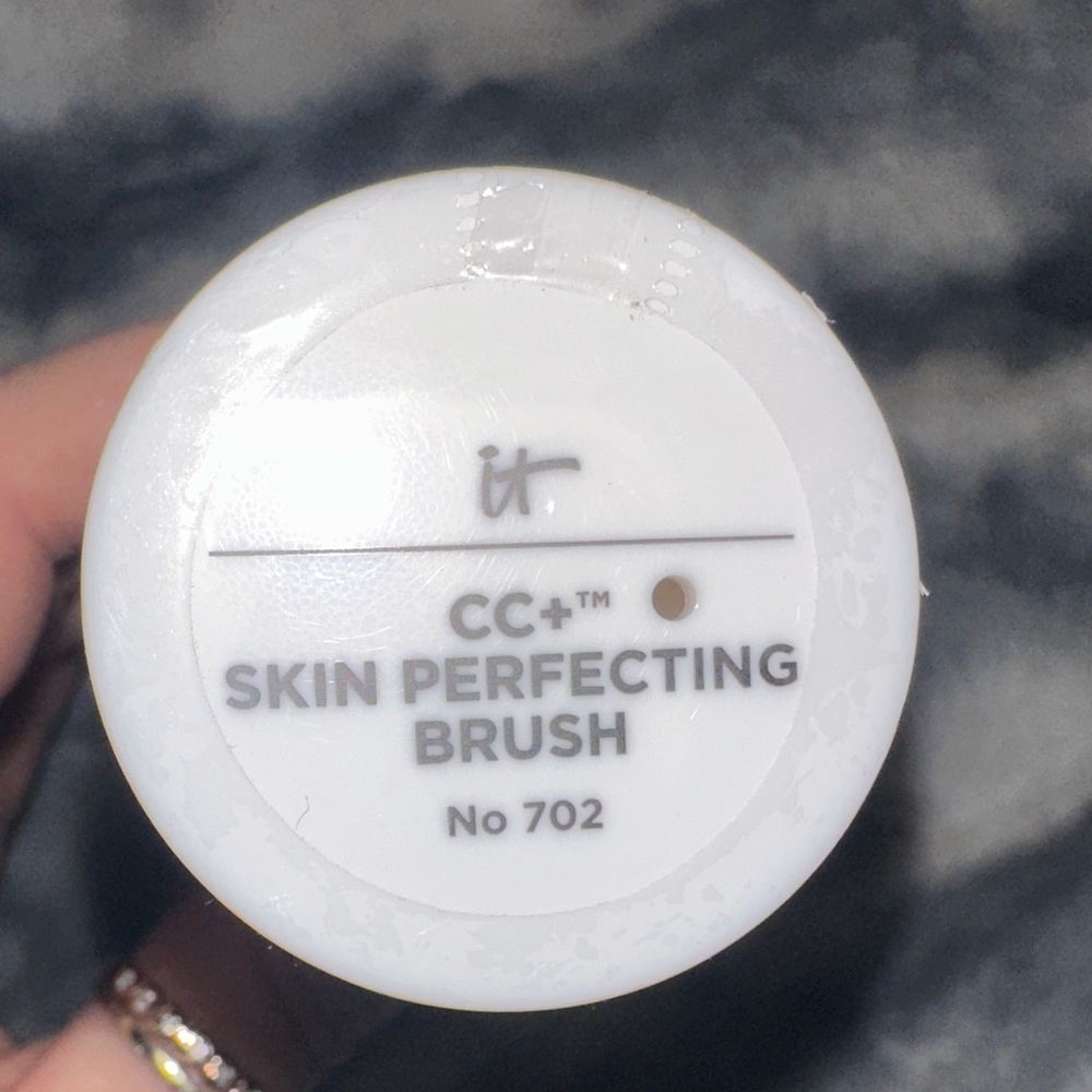 it Cosmetics Heavenly Skin Perfecting Brush No 702 - Brand New 🤍 - Picture 4 of 4